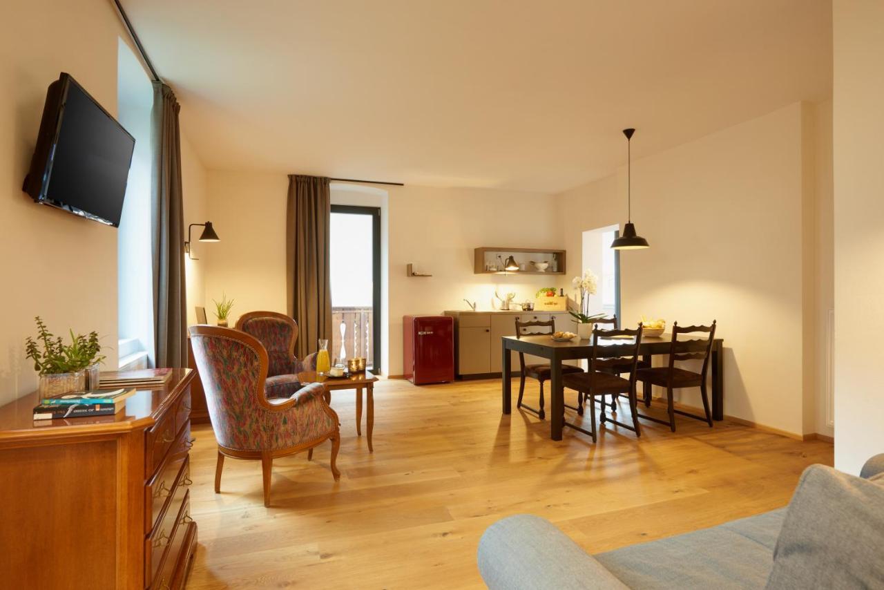 Historic Guesthouse Bircher B&B Apartments Near Sterzing Campo di Trens Luaran gambar