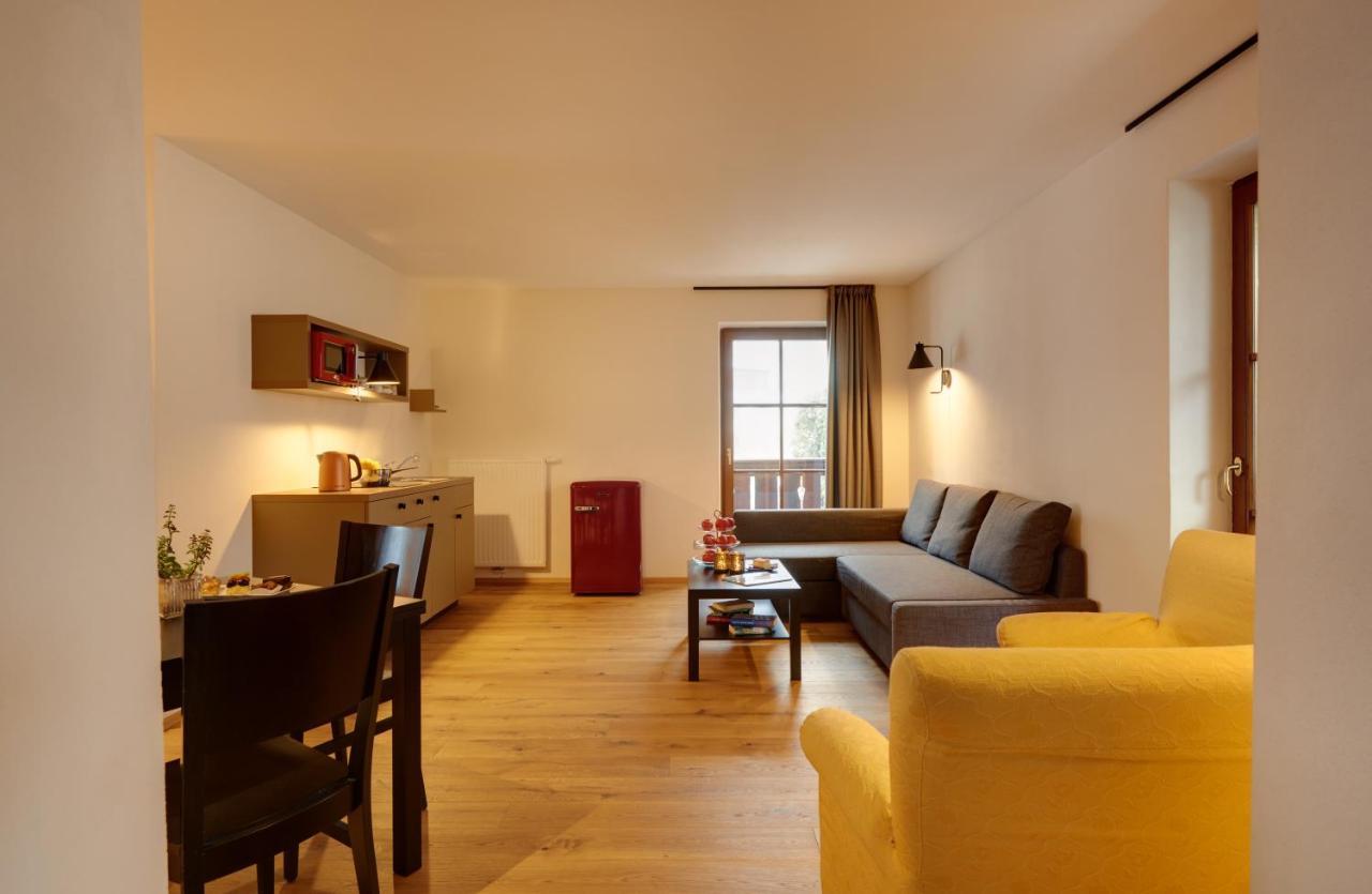 Historic Guesthouse Bircher B&B Apartments Near Sterzing Campo di Trens Luaran gambar