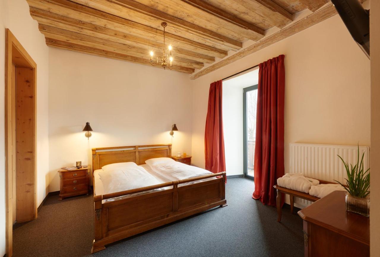 Historic Guesthouse Bircher B&B Apartments Near Sterzing Campo di Trens Luaran gambar