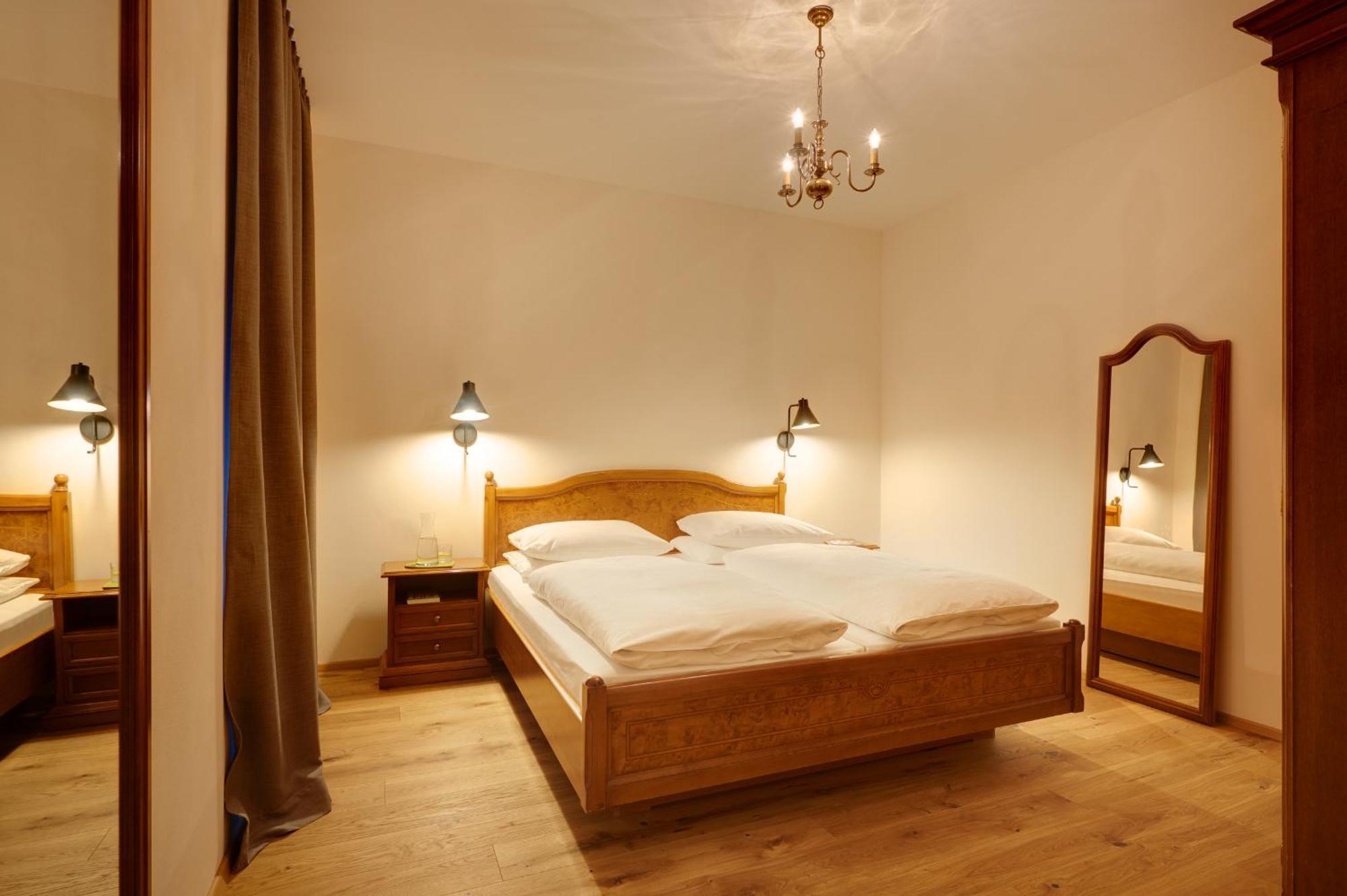 Historic Guesthouse Bircher B&B Apartments Near Sterzing Campo di Trens Luaran gambar